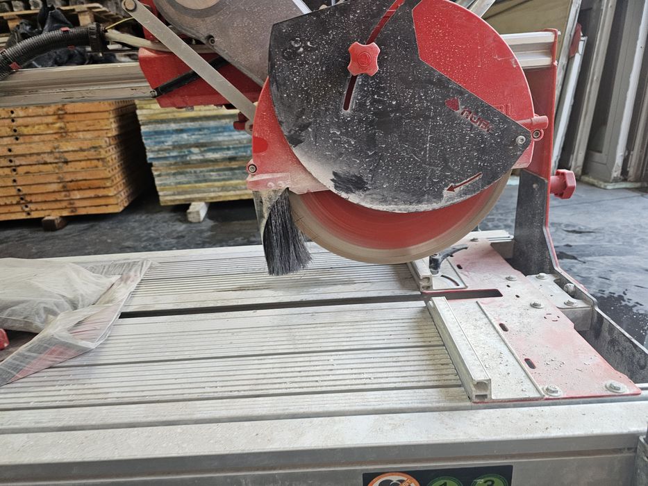 Vendo maquina rubi dx 350 n 1300