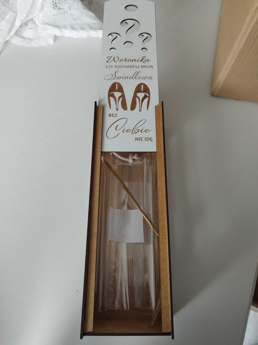 Pudełko na wino dla świadkowej