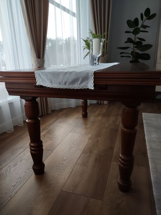 Stół dębowy do jadalni rozkładany