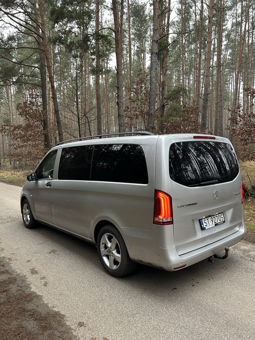 Wynajem samochodu 8-osobowego Mercedes Vito Premium