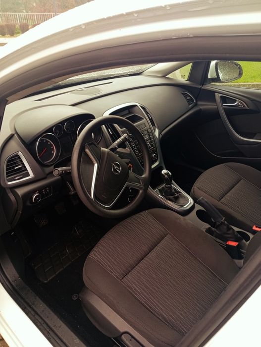 Opel Astra 1,4 - 2014r.-153000km