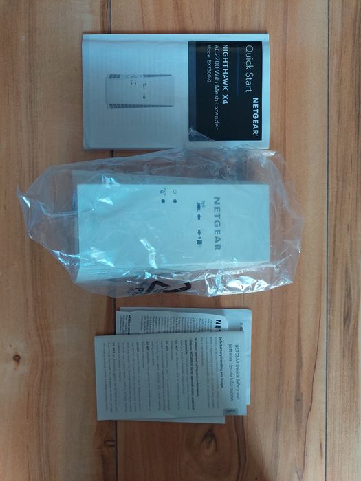 NETGEAR AC2200 WiFi Mesh Extender (EXT300v2)