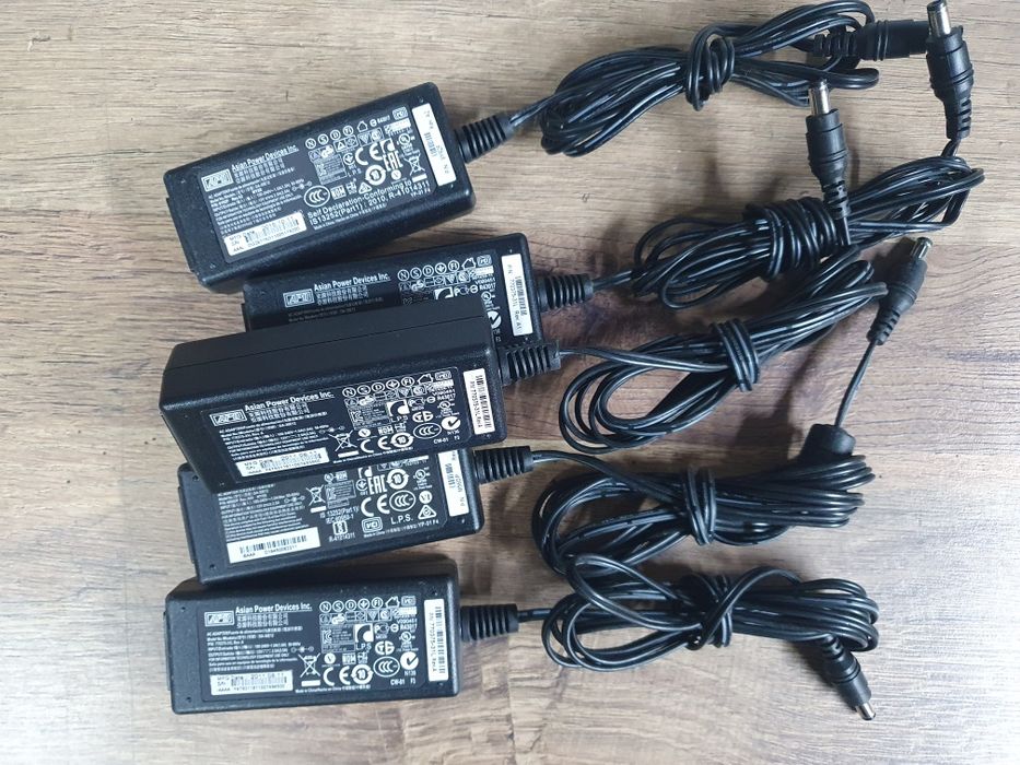 Зарядка зарядное блок питания живлення 12в/2.5а 30w APD оригінал