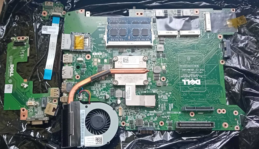 płyta głowna Dell E5520 z  i3 - 2350M + 4 GB DDR3 i dysk 500 GB