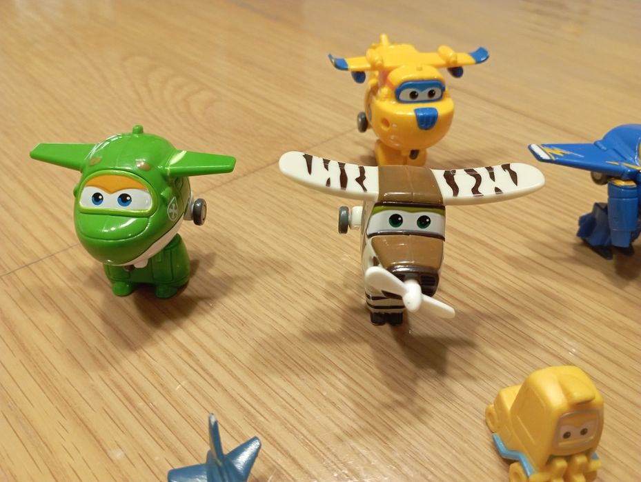 Figurki samoloty Super Wings