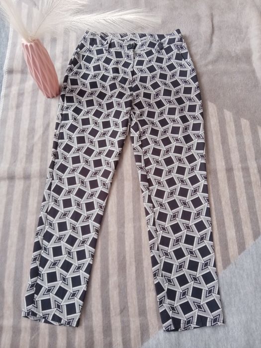 Spodnie z wzorkami rozmiar M nowe bez metki
