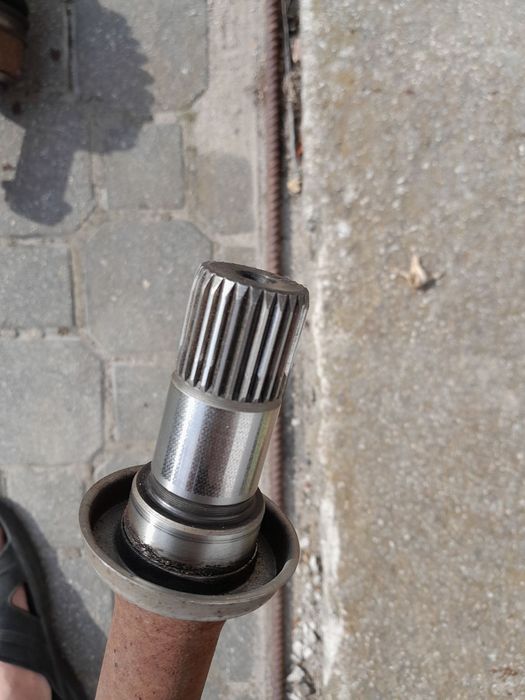 Podpora , półoś prawa plus przeguby