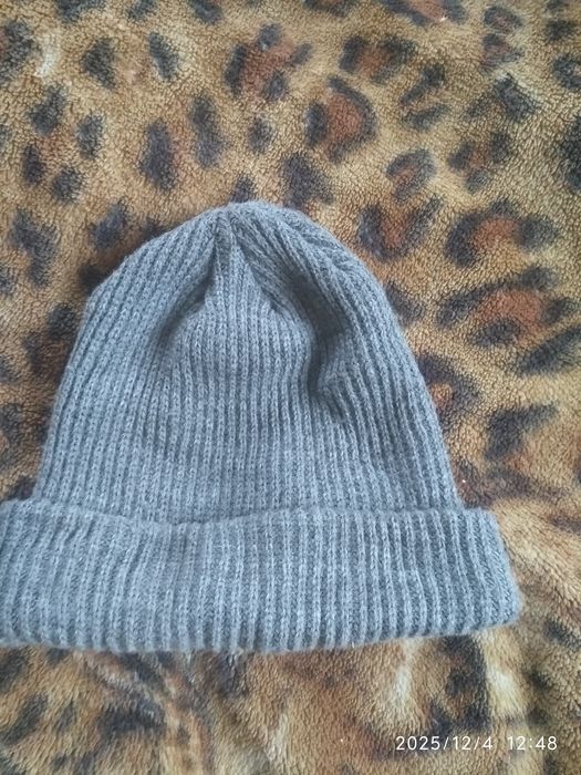Шапка жіноча ...