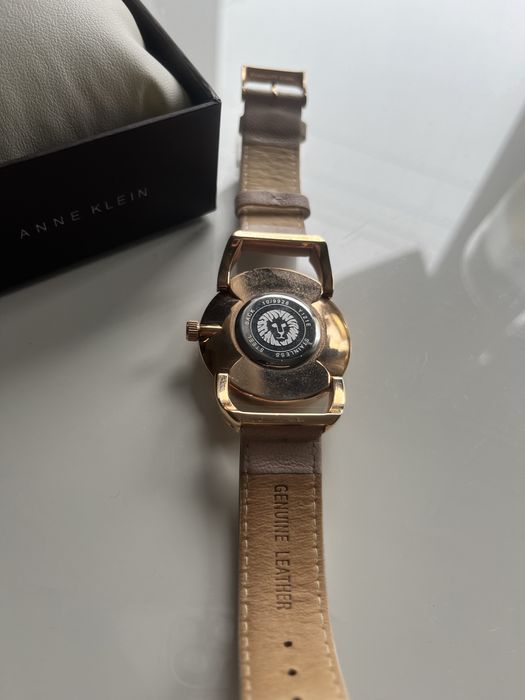 Годинник Anne Klein