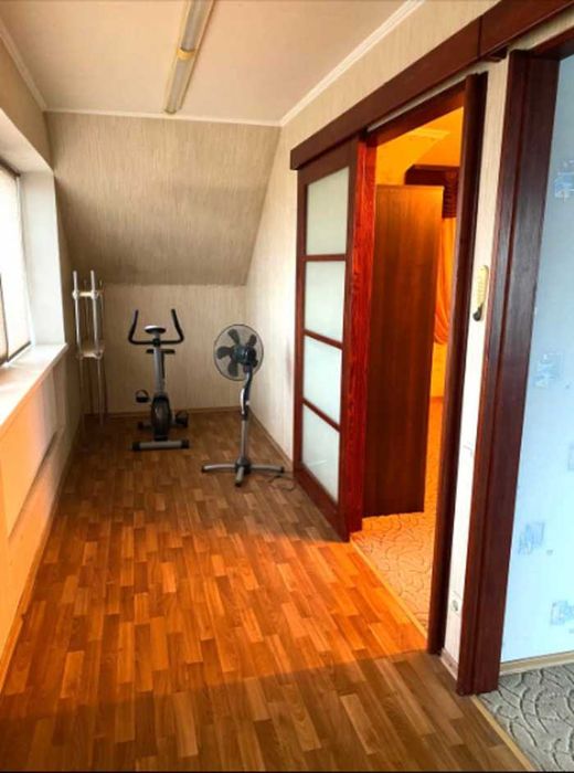 Продам классный 3х этажный дом Сурско-Литовское Днепр (с ремонтом)