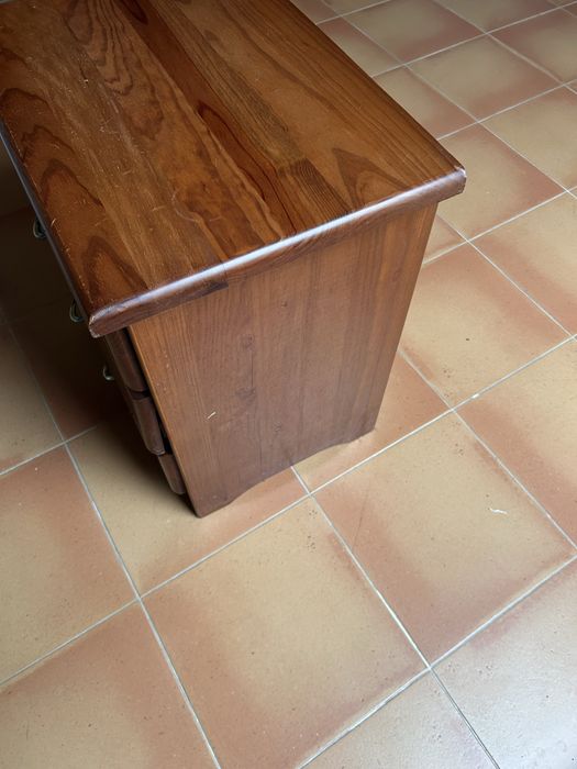 Mesa de cabeceira