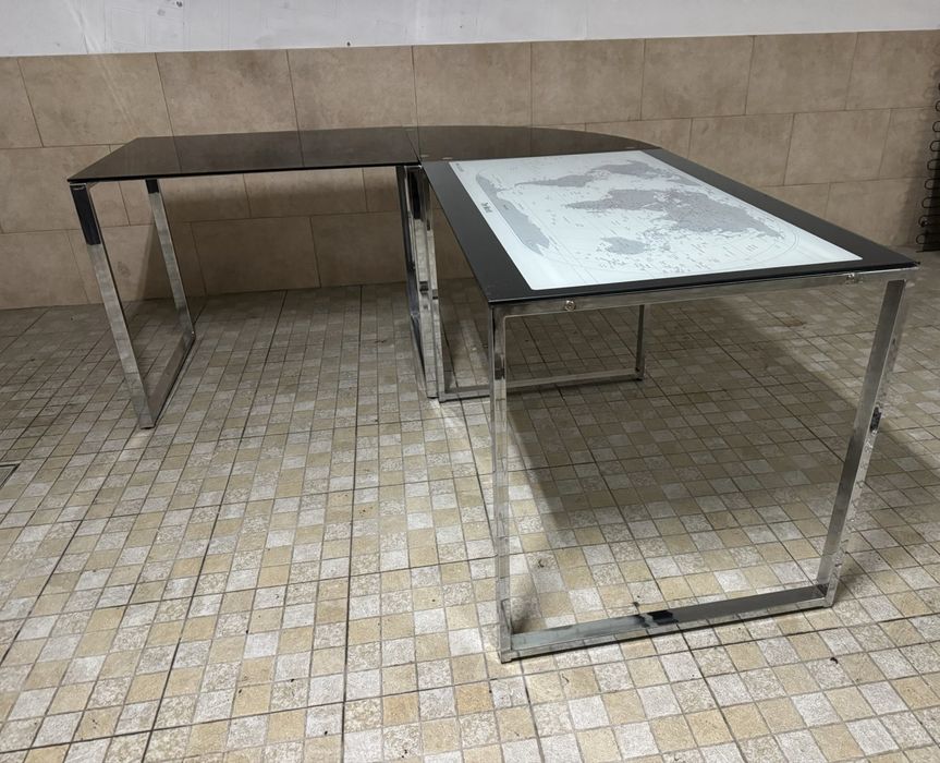 Secretaria vidro e metal