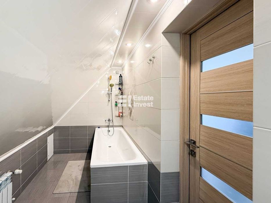 Продам 2 поверховий будинок у с. Тернова, вул. Лугова, 1