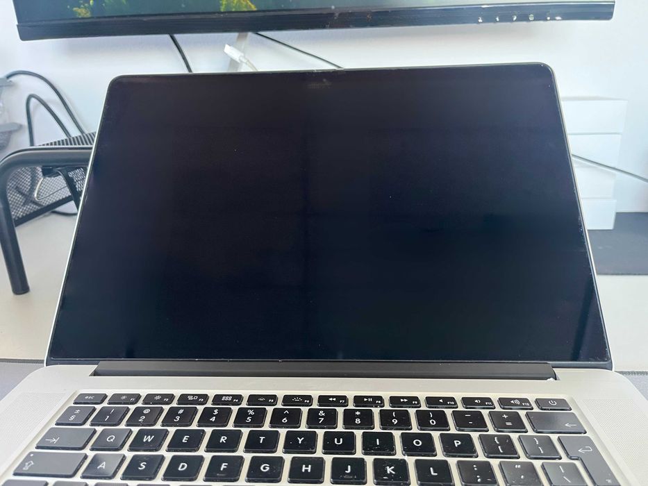 MacBook Pro 15" i7 2,2Ghz 16GB 500GB