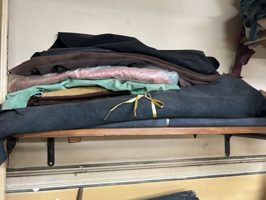 Vende-se peles nunca usadas