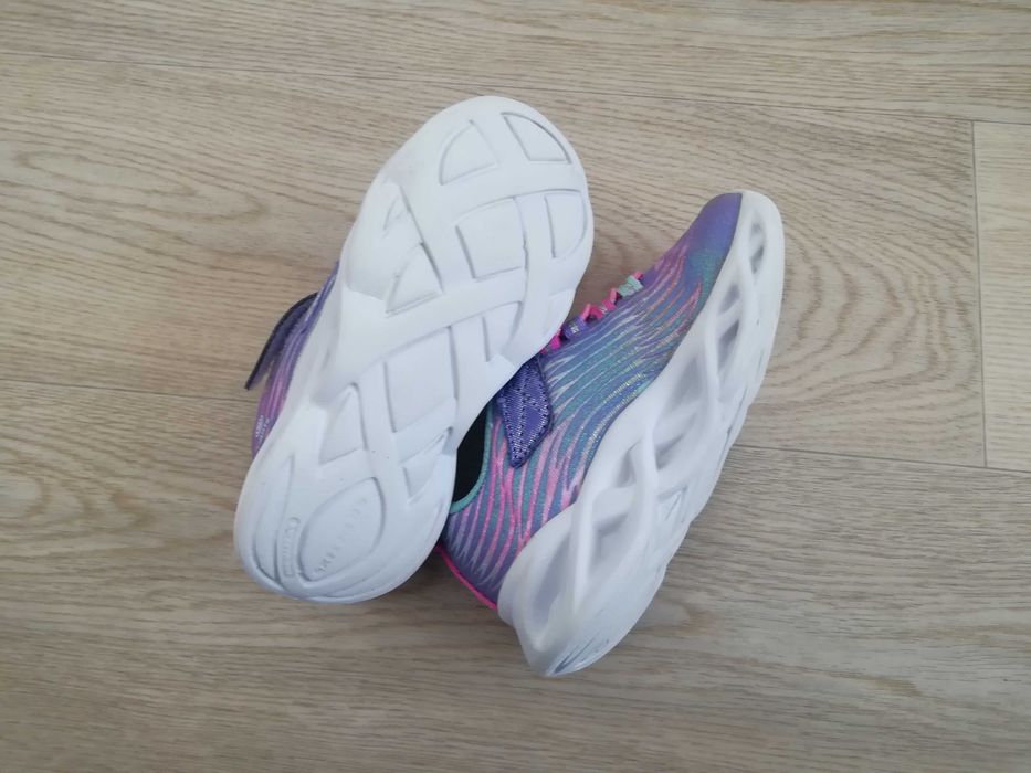 Кросівки рожеві Skechers Twisty Brights 27 розмір