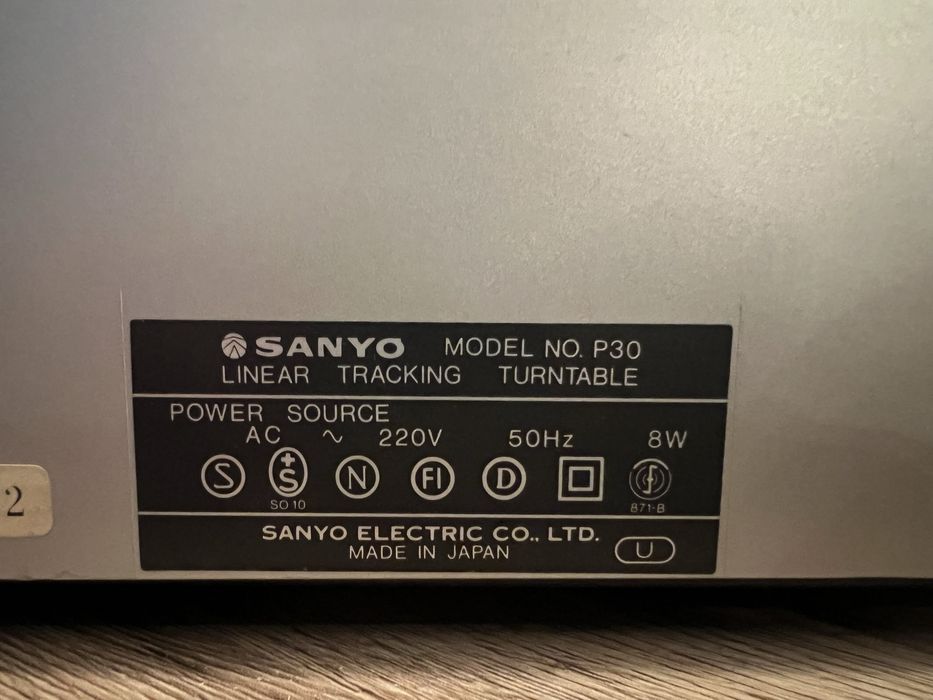 Gramofon Sanyo P30 Linear