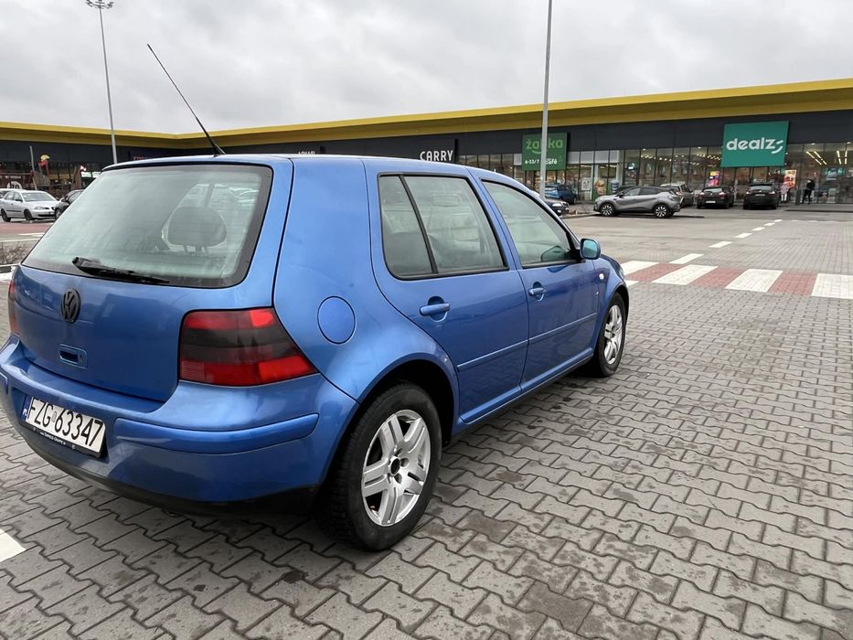 Volsiwagen golf 4 1.6benz 2000r