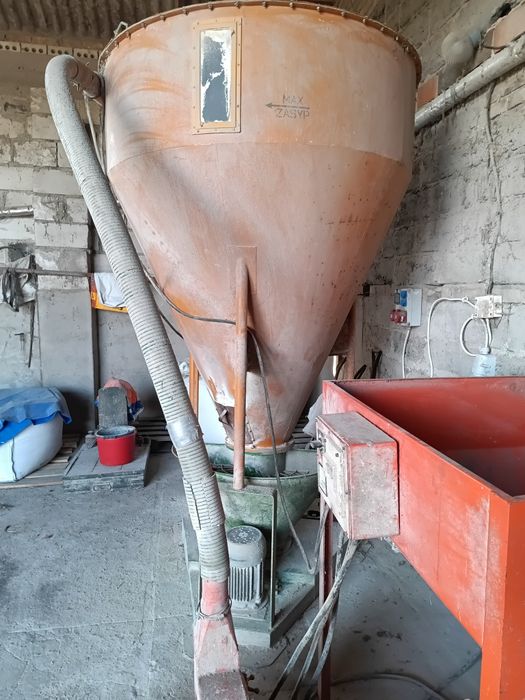 Mieszalnik + śrutownik.