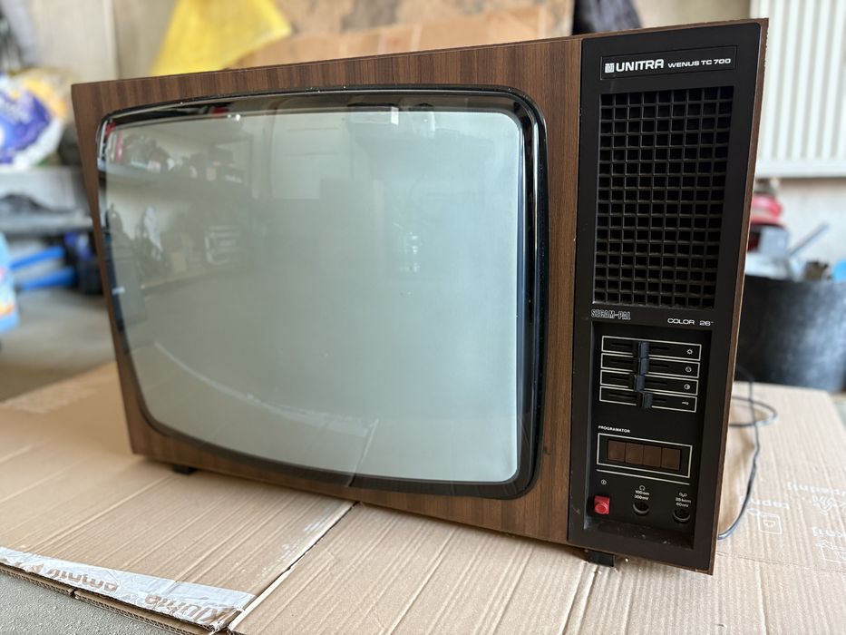 Zabytkowy telewizor unitra