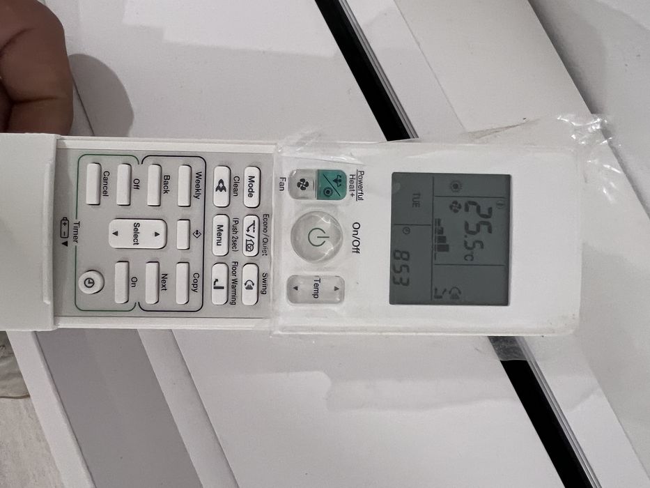 2x Ar Condicionado Daikin Chão Perfera Bluevolution 9000 BTU (Como Novos)