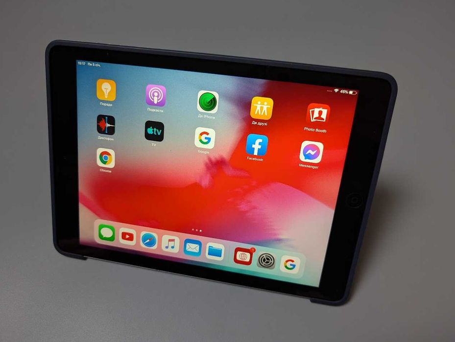 Планшет Apple iPad Air, модель A1475, памʼять 16 GB. Ідеал + чехол!