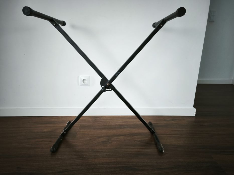 Vendo teclado/piano digital Bontempi 16 6125vz com suporte