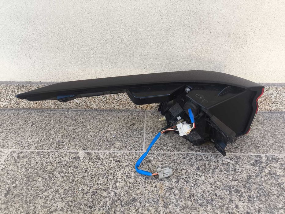 Nissan Qashqai j12 farolim direito