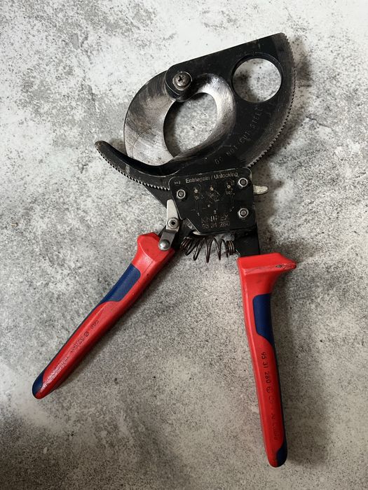 profesjonalne nożyce zapadkowe do kabli KNIPEX 95 31 280