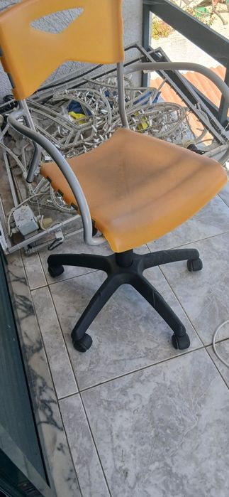 Cadeira  de plástico