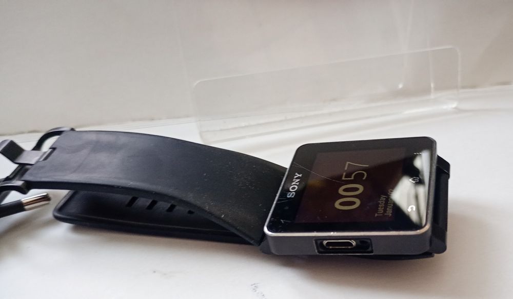 Zegarek SmartWatch Sony z ładowarką