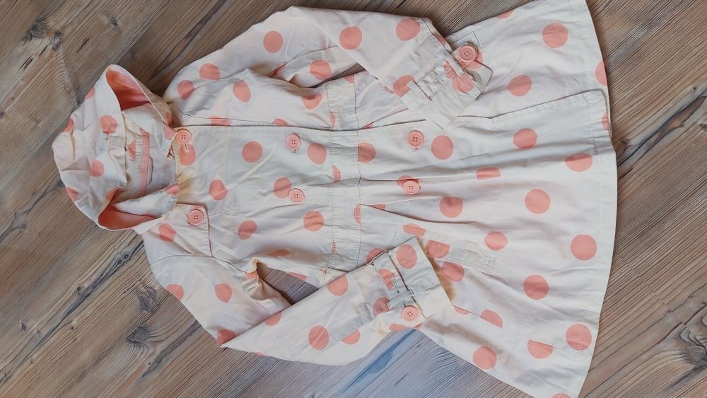 Płaszczyk groszki łosoś na wiosnę 152 cm