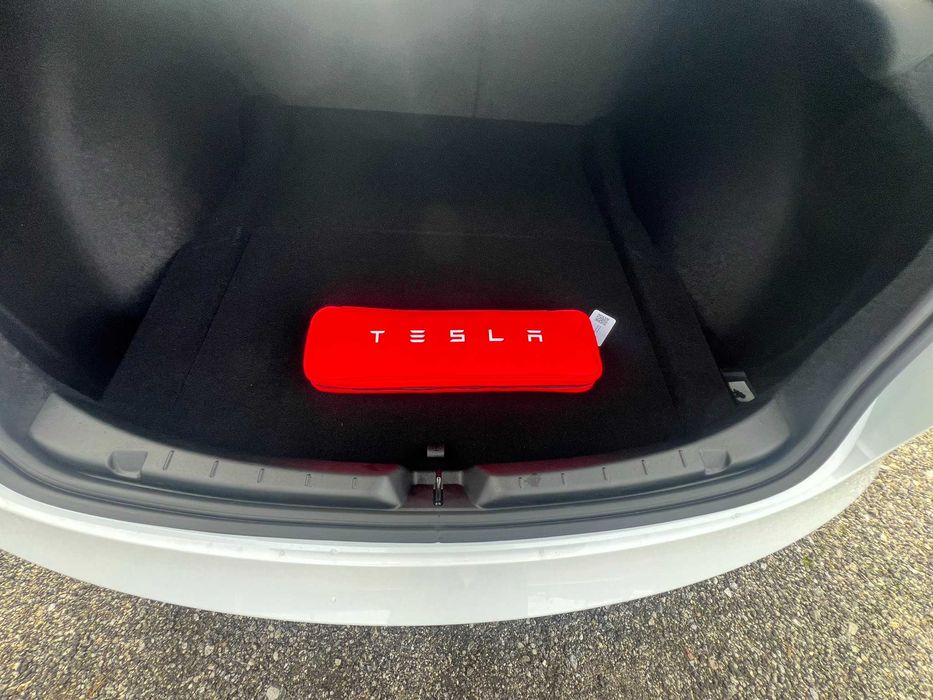 Motorista TVDE - 24h - Tesla Model 3 - 0 KM