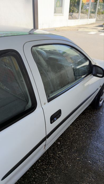 Opel Corsa B 1.7D comercial Tem bastante uso Carro usado