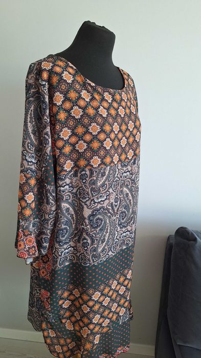 sukienka elegancka na podszewce w roz. 52