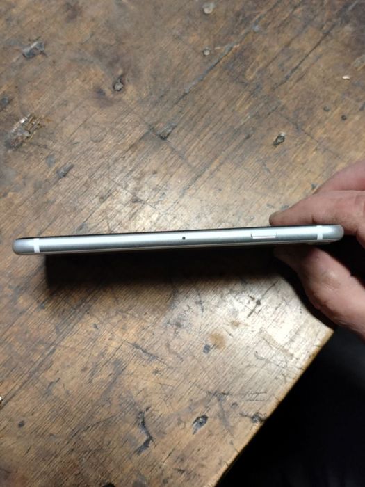 Продам iphone se 2020/64