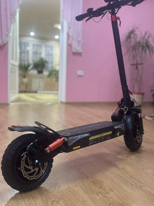 Електросамокат в ідкальному стані iScooter ix3