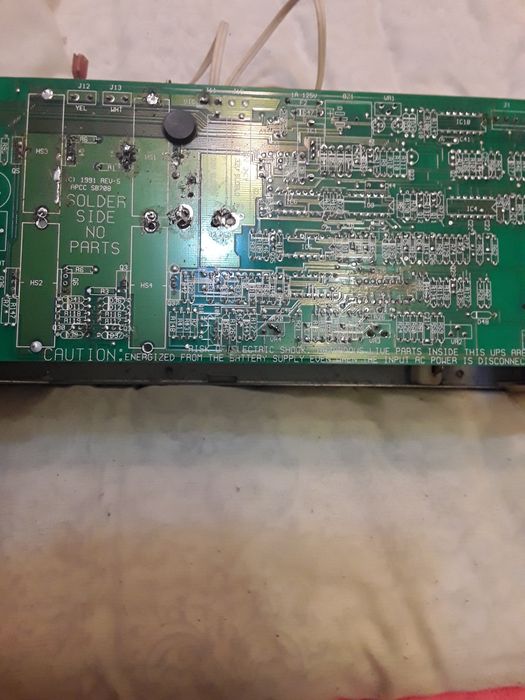 Продам бесперебойник, трансформатор и корпус, плату.