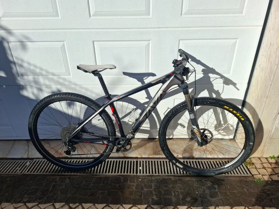 Bicicleta sava semi nova