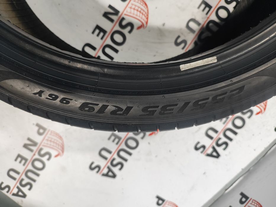 2 pneus semi novos 255-35R19 Pirelli RFT - Oferta dos Portes