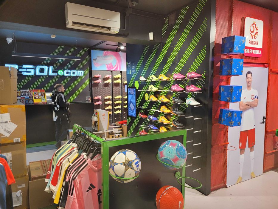 CH Manhattan: lokal użytkowy, ok 60 m2 na antresoli - od połowy 01.26