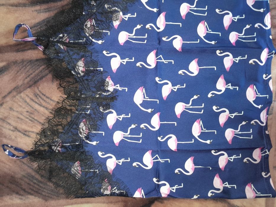 Майка з мереживом  нова!Колір насичений і виглядає дуже модно