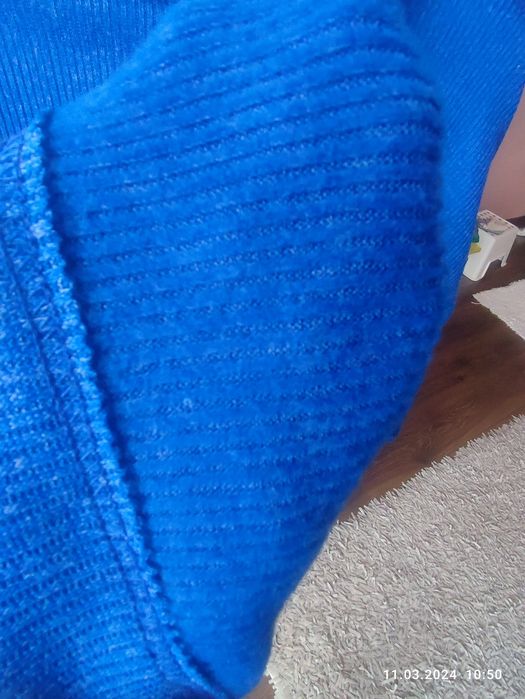 Жіночий костюм в рубчик