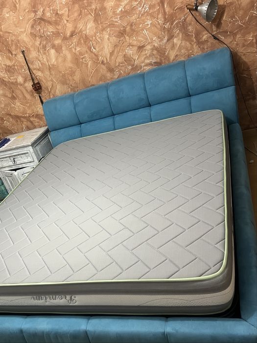 Cama de casal usada