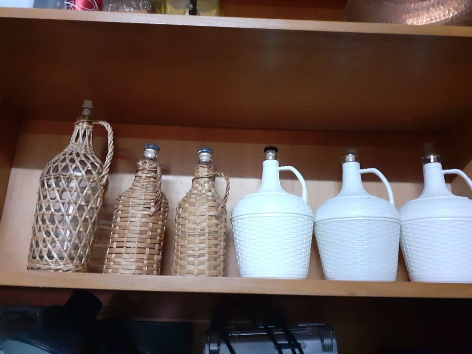 garrafões pequenos
