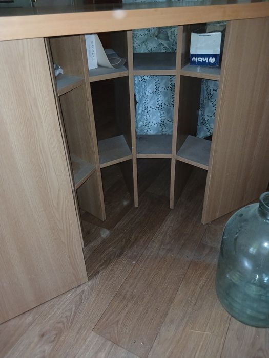 Продам стол кухня  полуокружность