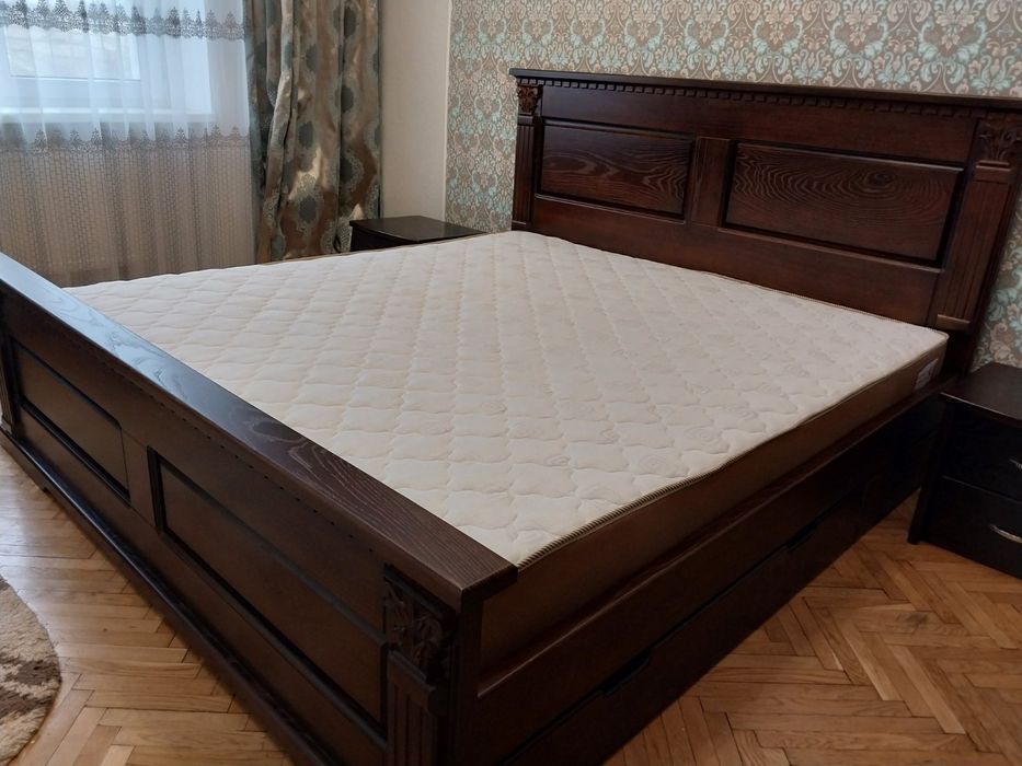 Ліжко двоспальне з масиву дуба,ясеня  (дерев'яне)