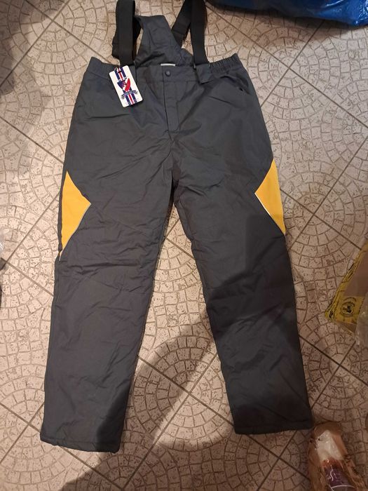 Spodnie chłopięce nowe narciarskie nieprzemakalne ortalionowe
