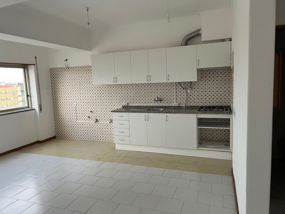 T0 Central na Amora-ideal para viver ou investir.