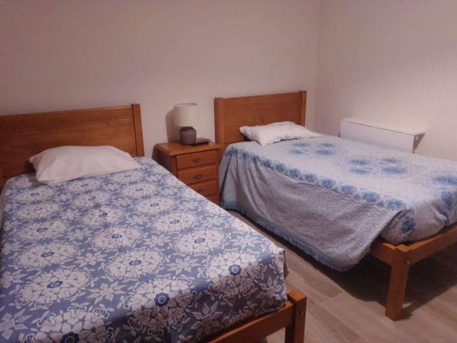 Alugo quarto na Maia